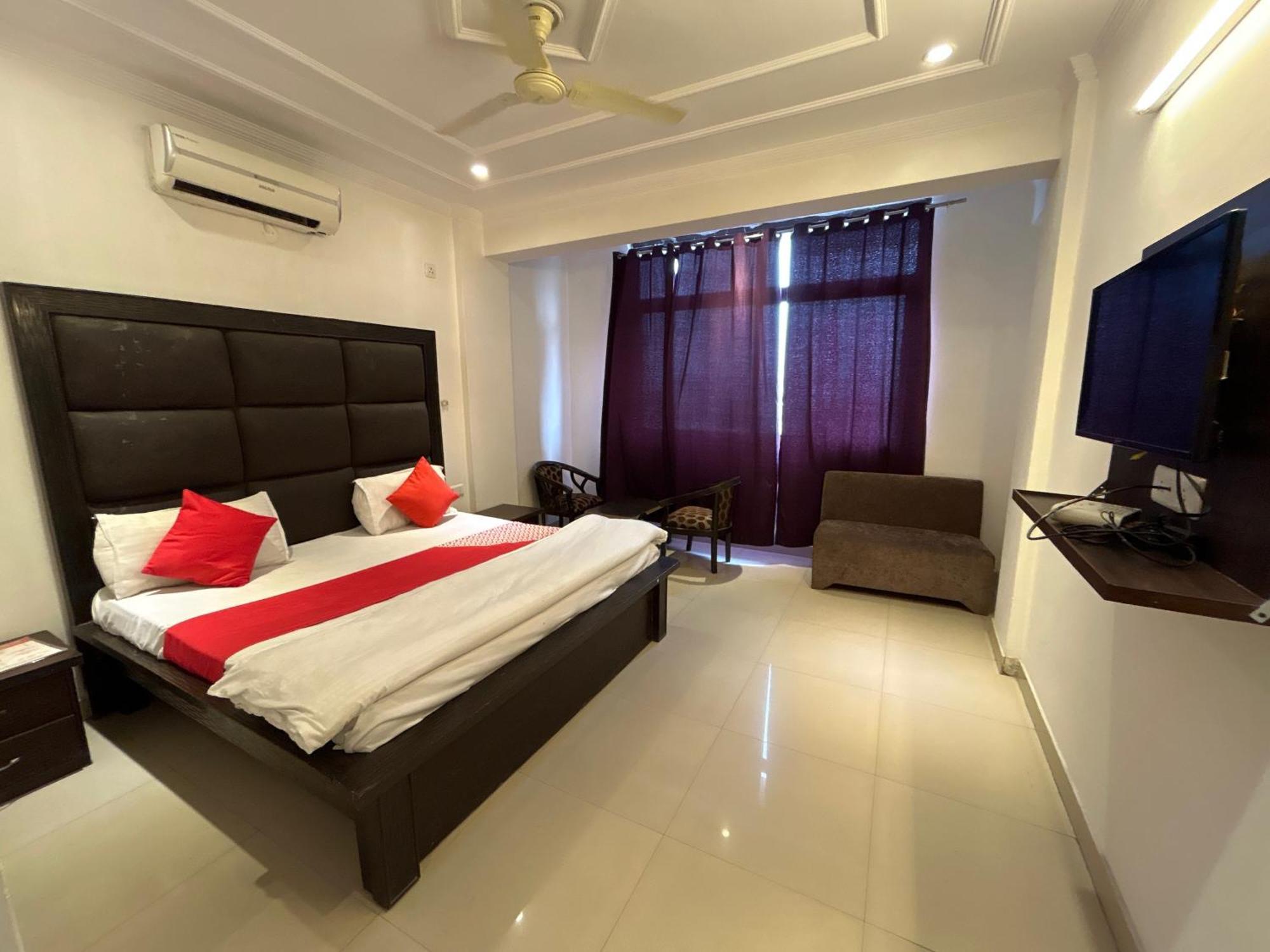 Hotel Amber Palace 데라둔 외부 사진